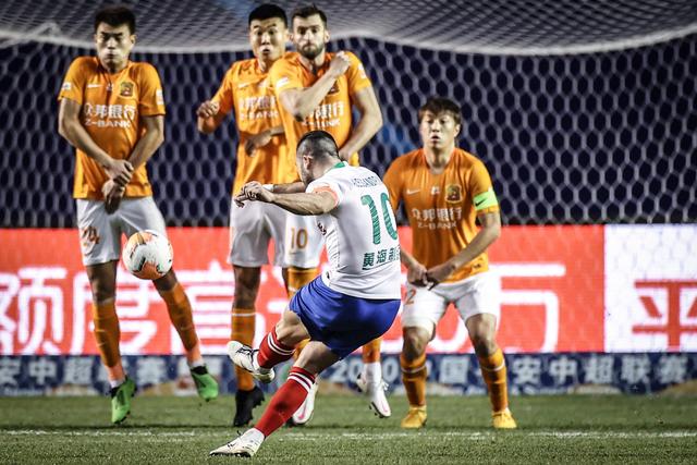 国足U17重返世界杯 赵松源成关键球员首战西班牙